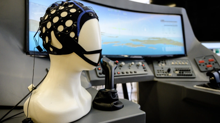 В МАИ разрабатывают систему управления взглядом бортовым оборудованием