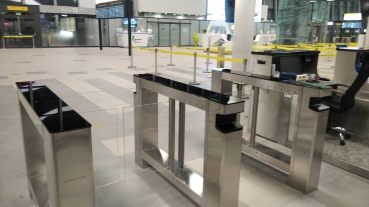 Компания «Инфоматика» установила «умные» турникеты в аэропорту Хабаровска