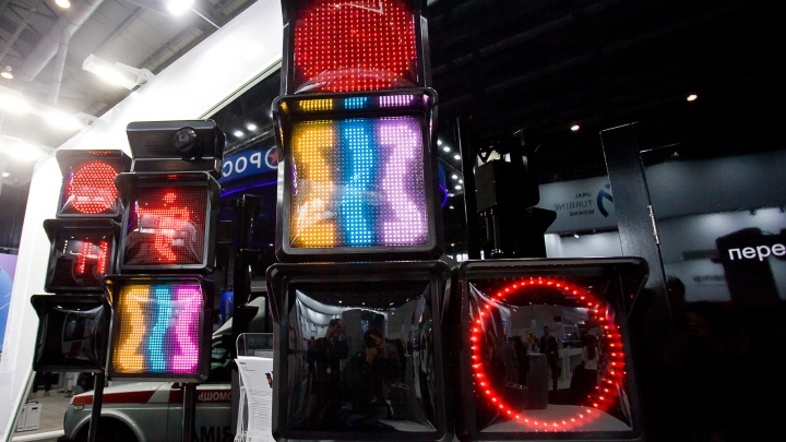 Светофор нового поколения от «Швабе» установлен в Миассе