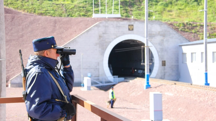 На 200 ОТИ железнодорожного транспорта выставлены дополнительные посты для обеспечения безопасности