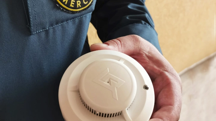 14 городам Хабаровского края выделены средства на приобретение пожарных извещателей