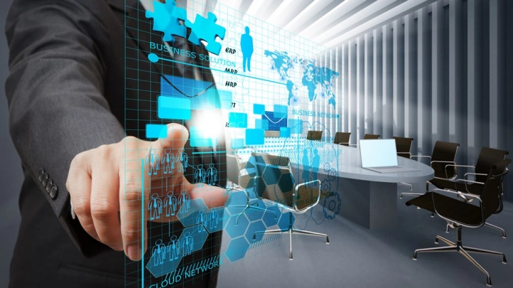 Денис Мантуров: Лучшие проекты по импортозамещению отечественного софта отберут в сентябре 2022 года