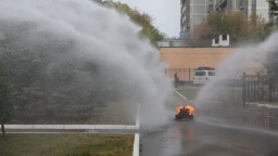 В рамках конференции «RoboEmercom» производители пожарной техники продемонстрировали работу роботизированных средств пожаротушения