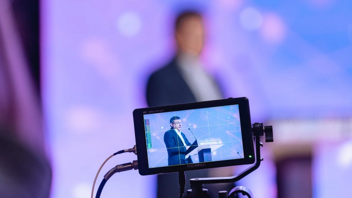 4 октября на Российском форуме «Микроэлектроника 2022» пройдёт пленарное заседание на тему «Искусственный и гибридный интеллект: ЭКБ на новых принципах, алгоритмы, модели и технологии»