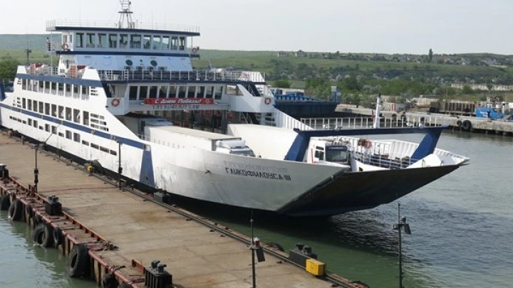 На Керченской переправе установят дополнительные досмотровые комплексы для фур