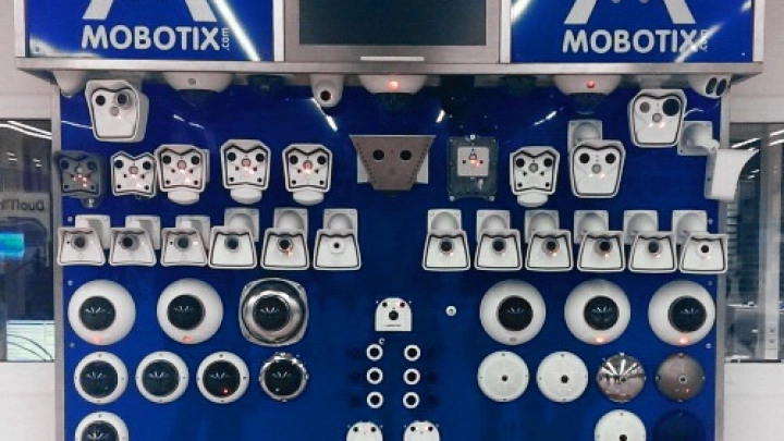 Линейку видеокамер MOBOTIX пополнили IP-камеры v71 купольного типа