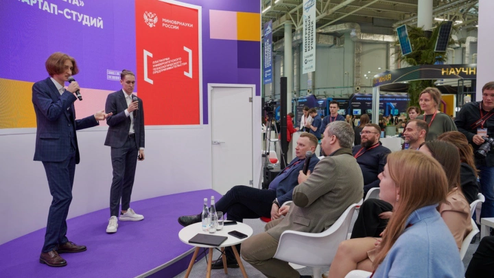 Перчатки с подогревом, приложение для поиска переводчиков и другие разработки показали Инвесткомитету на Конгрессе молодых ученых