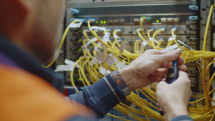 «Ростелеком» обеспечила видеонаблюдением и беспроводным широкополосным доступом в интернет 9 тысяч школ