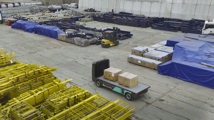 «Газпром нефть» внедряет гибридные электромобили для грузоперевозок