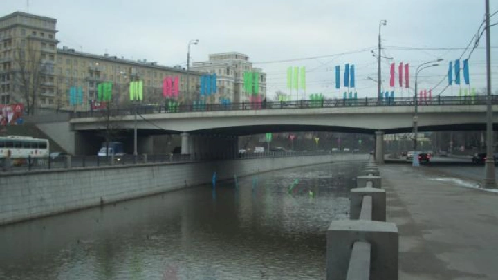В Москве Матросский автодорожный мост оборудуют системами безопасности