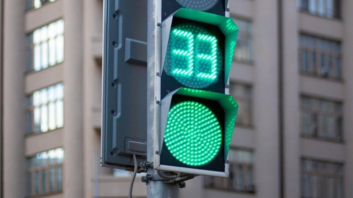 В Калуге обновят оборудование на 17 светофорах и установят 66 детекторов транспорта