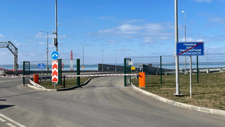 На автоподходах к Крымскому мосту запустят новые площадки для досмотра автотранспорта