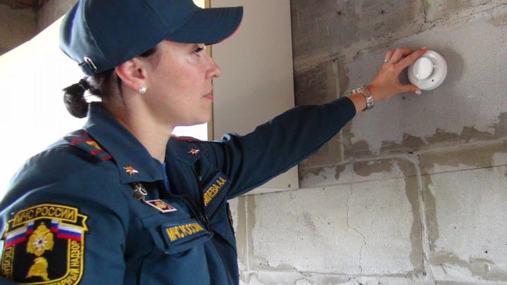 Власти Хакасии и Омской области обеспечат многодетные семьи пожарными извещателями