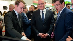 Первый российский планшет, система управления движением судов, создание аналога «Госуслуг» за рубежом — итоги первого дня ЦИПР