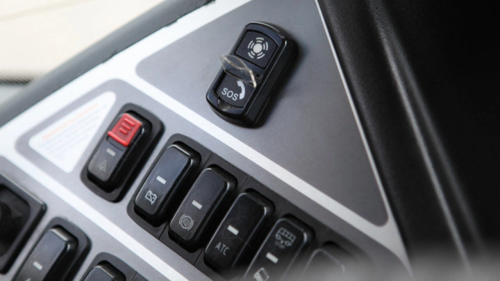 Общественный транспорт Иркутска оборудуют тревожными кнопками