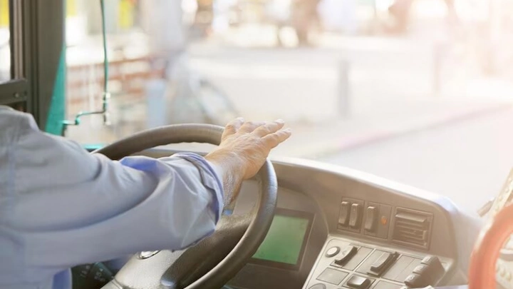 Госдума приняла в третьем чтении законопроект о замене для водителей и машинистов  аттестации транспортной безопасности на инструктаж