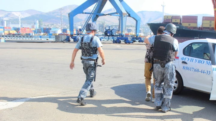 Более 770 правонарушений предупреждено на объектах морского транспорта в Краснодарском крае ведомственной охраной Минтранса