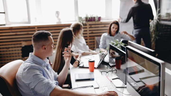 До 1,17 трлн рублей выросла выручка российских софтверных компаний от продаж на внутреннем рынке в 2022 году