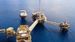 Госдума планирует рассмотреть законопроект о морских нефтегазовых объектах