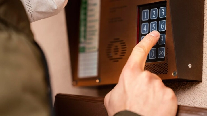 В России разработают порядок использования домофонов для оповещения населения о ЧС