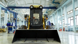 Созданный на базе погрузчика роботизированный комплекс может тушить пожары на расстоянии 65 метров