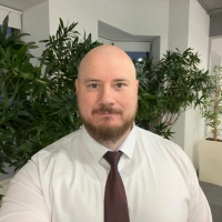 Максим Безногих