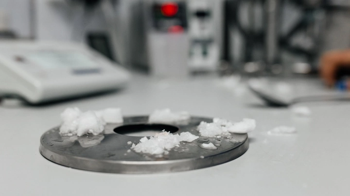 Ученые Томского политеха разработали самоактивирующийся огнетушитель