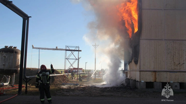 На полигоне ВНИИПО проверили пожаростойкость деревянных конструкций