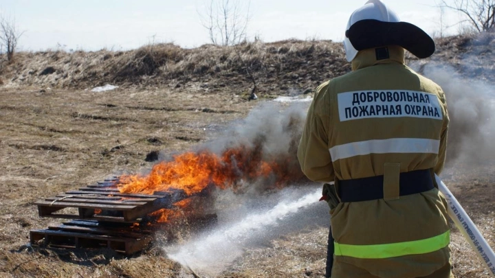 МЧС России разработало профпрограмму повышения квалификации добровольных пожарных