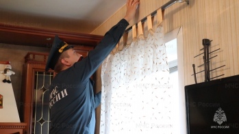 Более 1500 пожарных извещателей установили в домах многодетных семей Якутии в 2024 году