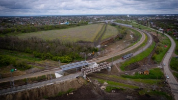 После ЧП в Волгоградской области с поездом Казань-Адлер предложили ввести плату на железнодорожных переездах