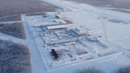 Аэропорт «Мирный» оснастили роботизированными установками пожаротушения