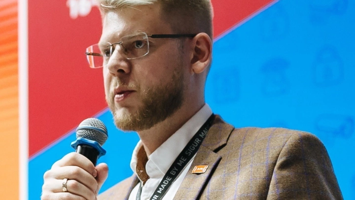 Никита Лебедев: «Разработка под запрос лучше любой адаптации»