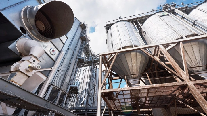 С 1 марта 2025 года лицензирование взрывопожароопасных ОПО I-III класса будут проводить территориальные органы Ростехнадзора