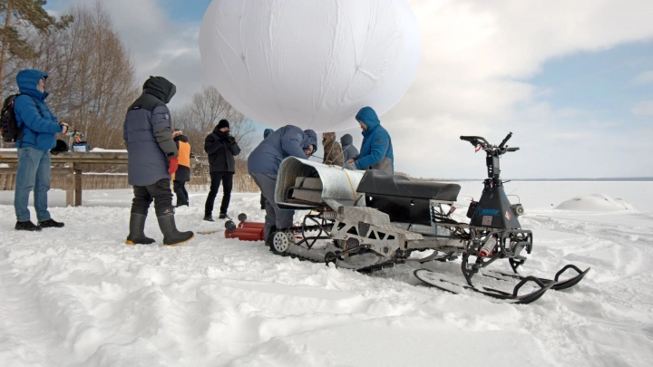 «ЮМИРС» провела тестовые испытания беспилотного снегохода и шара-зонда для наблюдения за местностью