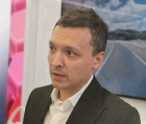 На форуме ЦИПР-2025  компания «Ростелеком» впервые представила отечественную  и мультимедийную платформу ОС «Аврора Автомобильная»