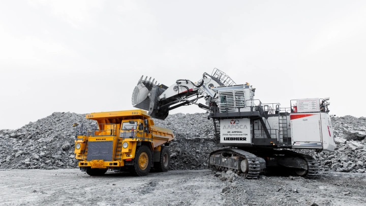 Алмазодобывающая компания «АЛРОСА» увеличила добычу на 10% с помощью ИИ для самосвалов