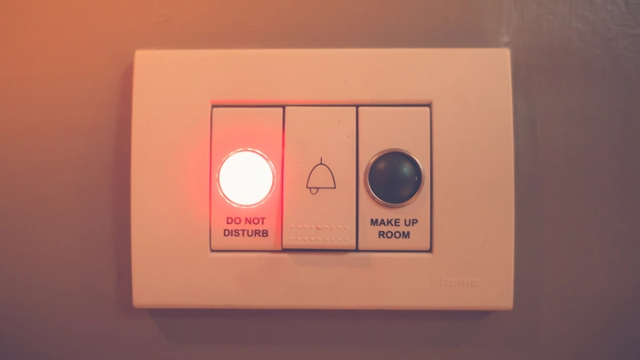 В Ставрополе на остановках появились кнопки экстренного вызова полиции и скорой