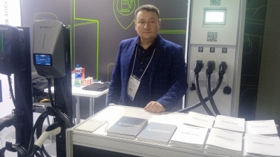 Российская компания E-PROM представила на Parking Russia новую зарядную станцию
