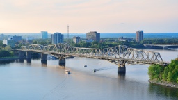 «Алтайавтодор» ищет подрядчика для модернизации безопасности на Новом мосту Барнаула