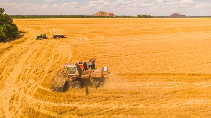 «Ингосстрах» компенсировал кировскому аграрию убытки от пожара комбайна на 46,5 млн рублей