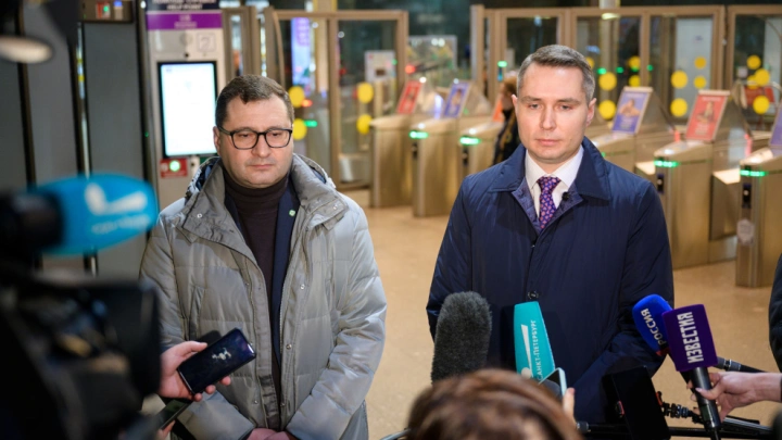 Все станции метро Петербурга перешли на оплату проезда по биометрии