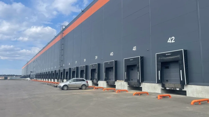 Ozon открыл крупный фулфилмент-центр в Новой Москве