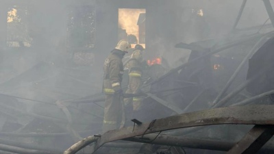 Пожар в магазине города Армавира Краснодарского края локализован на 500 кв. м: трое в больнице