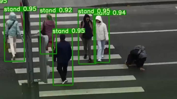 В Москве тестируют дорожные камеры-балки и камеру видеоаналитики на пешеходном переходе