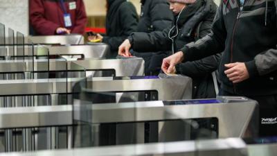 В метро Екатеринбурга установили смарт-турникеты