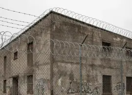 На 26 млн рублей закупит ФСИН России охранных извещателей