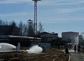 Специалисты МЧС провели плановые пожарные учения на промышленном объекте в Свердловской области