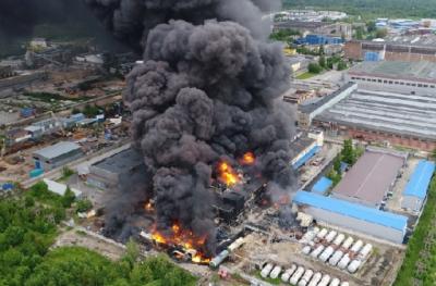 Нарушение норм безопасности могло стать причиной пожара на лакокрасочном заводе в Петербурге