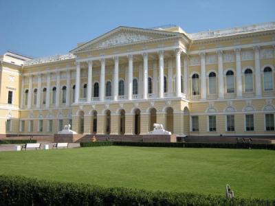 В компаниях по охране Русского музея проходят обыски